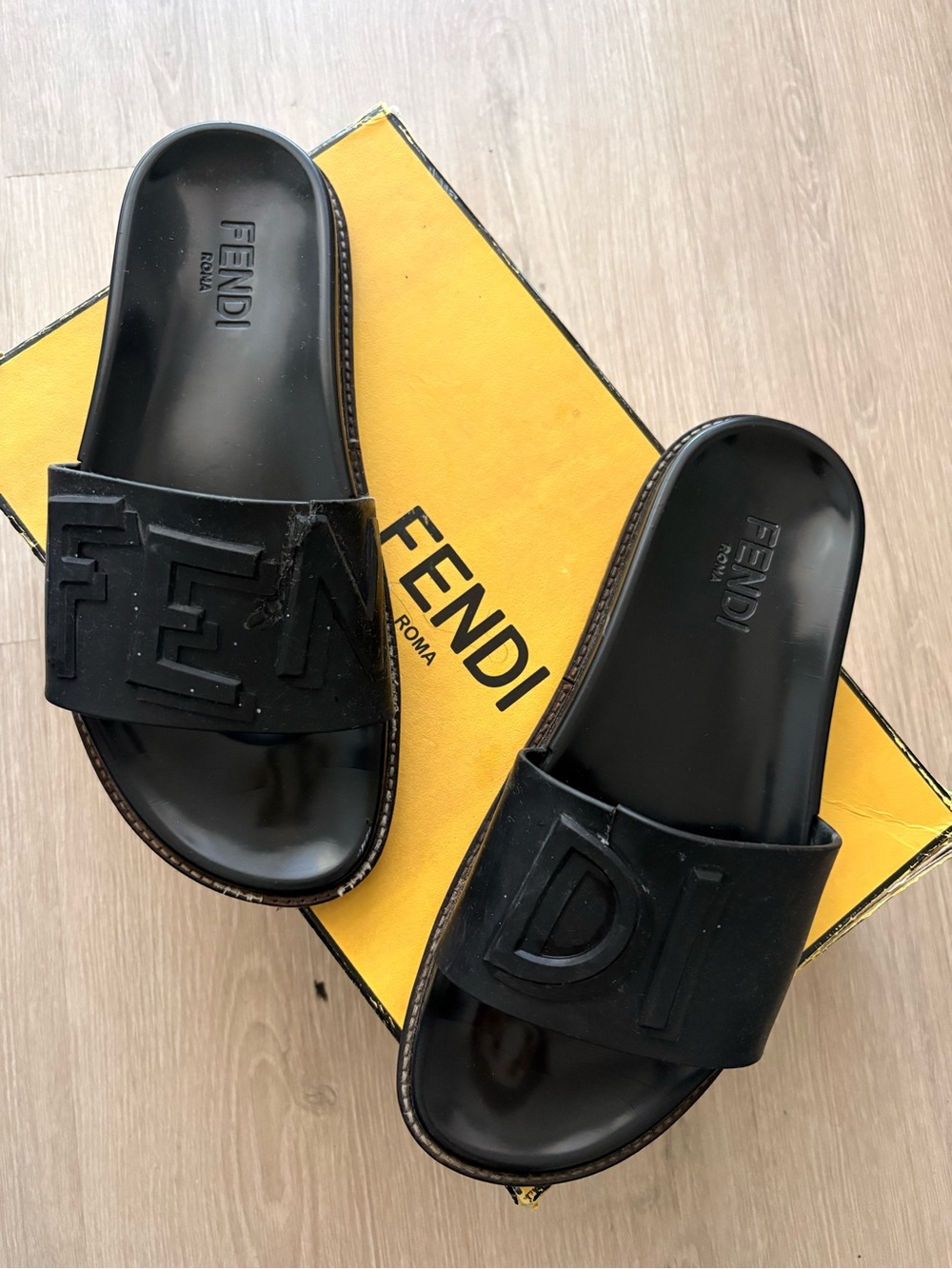 Men’s Very Used Fendi Slides